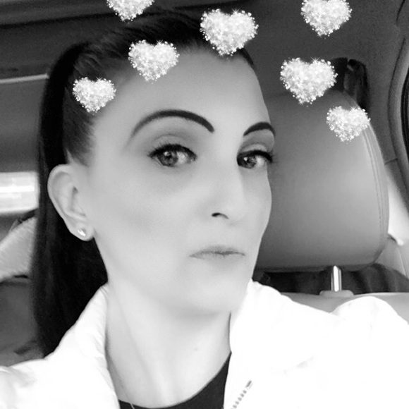 Meet your Posher, Alisha - Picture 4 of 4